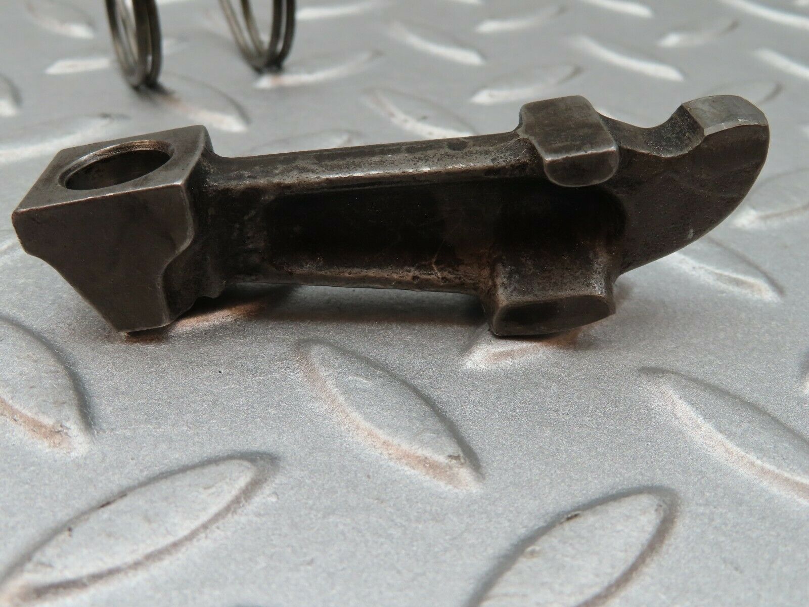 3533 Mercedes-Benz W108 280SE Valve Rocker Arm With Retaining Spring