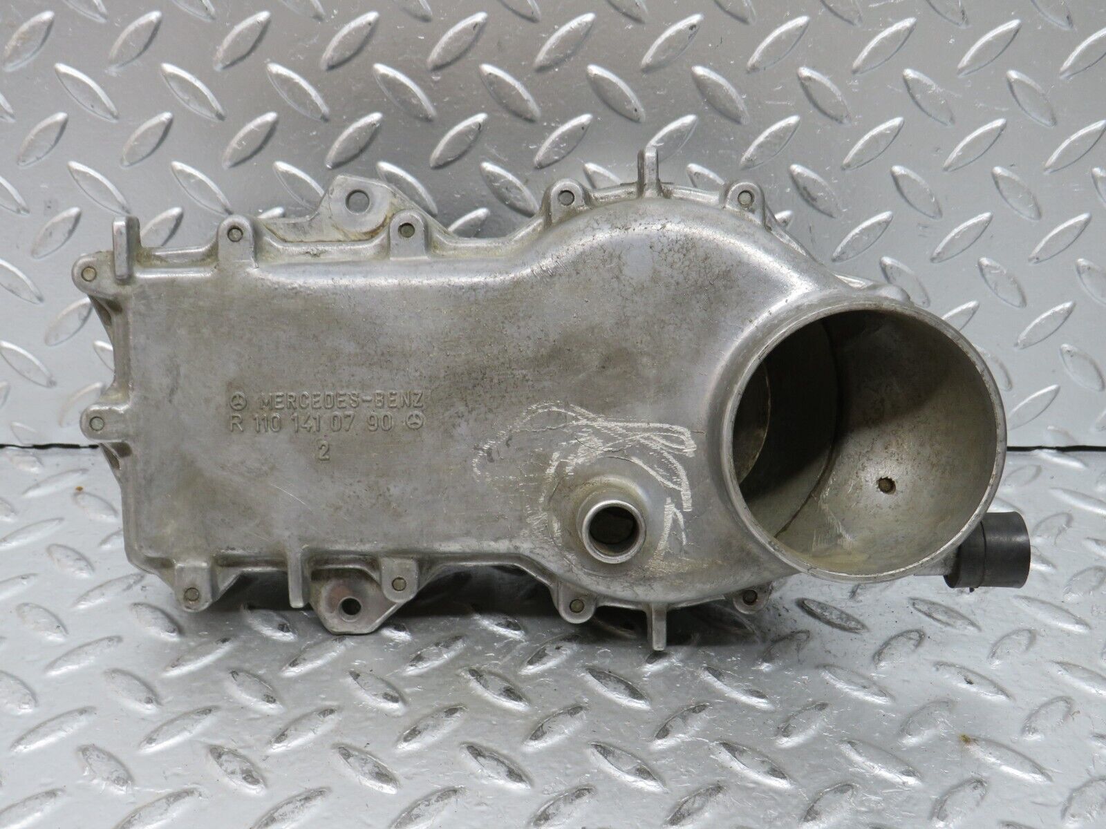 28042 Mercedes-Benz W123 280E Air Flow Mass Meter Sensor Bosch 1101410790