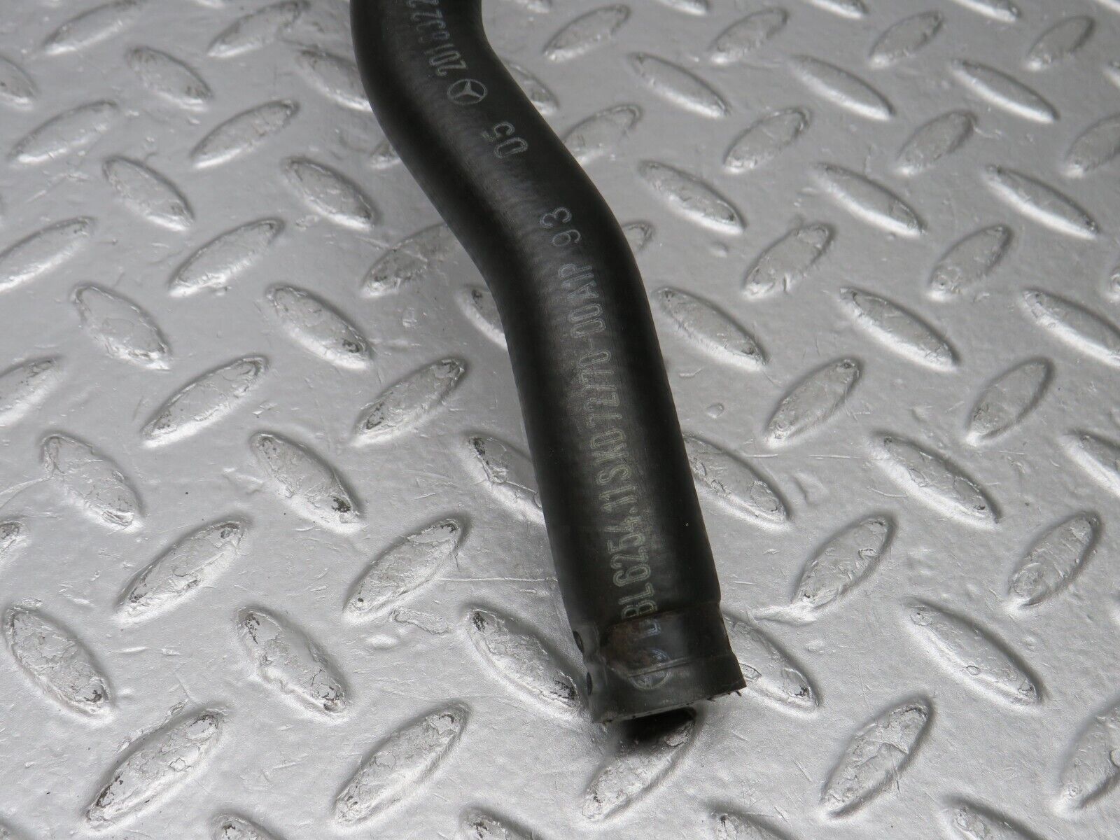 38889 Mercedes-Benz W201 190E 2.6L Heater Radiator Hose 2018320594 2018322894