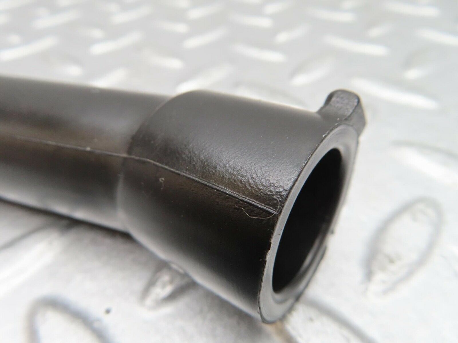 14419 Mercedes-Benz W116 350SE Air Intake Breather Hose 1160940682