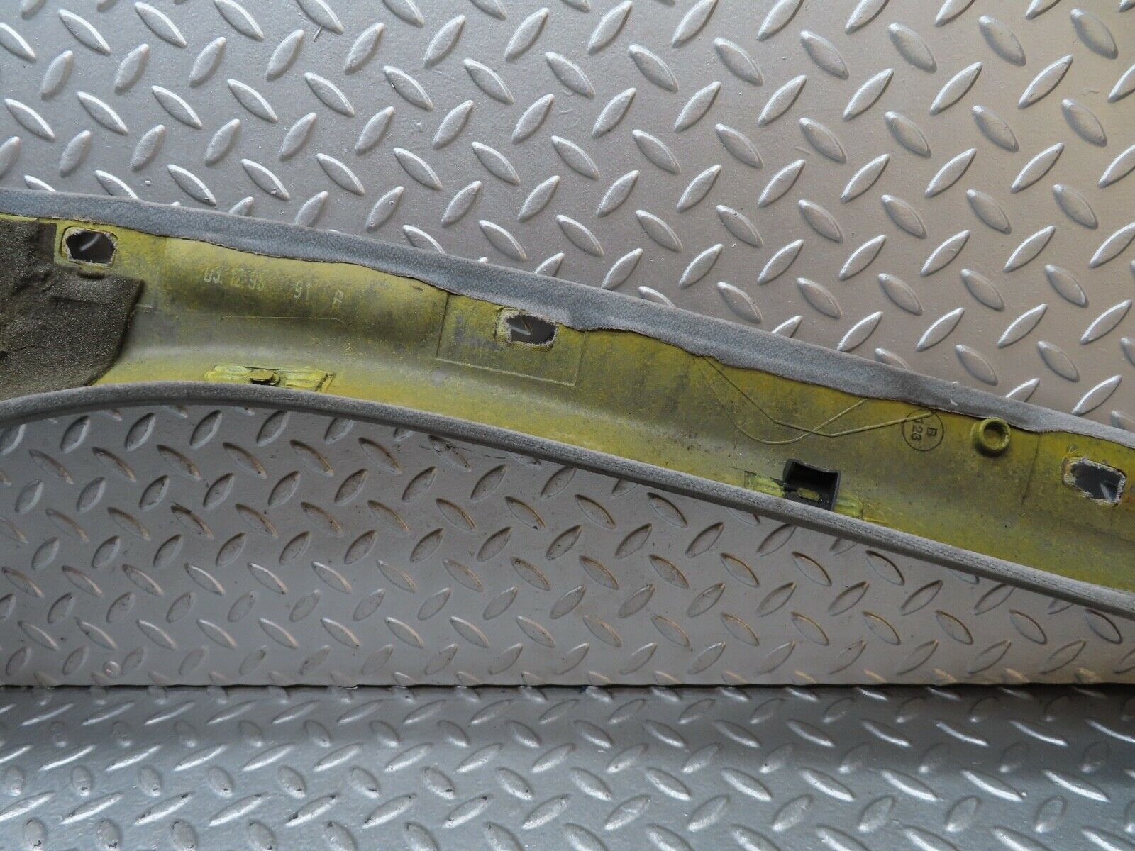 19308 Mercedes-Benz C140 CL420 Coupe C Pillar Cover Right Side Grey