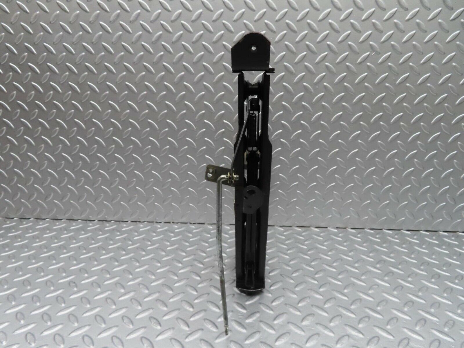 13991 Mercedes-Benz C107 280SLC Parking Brake Pedal