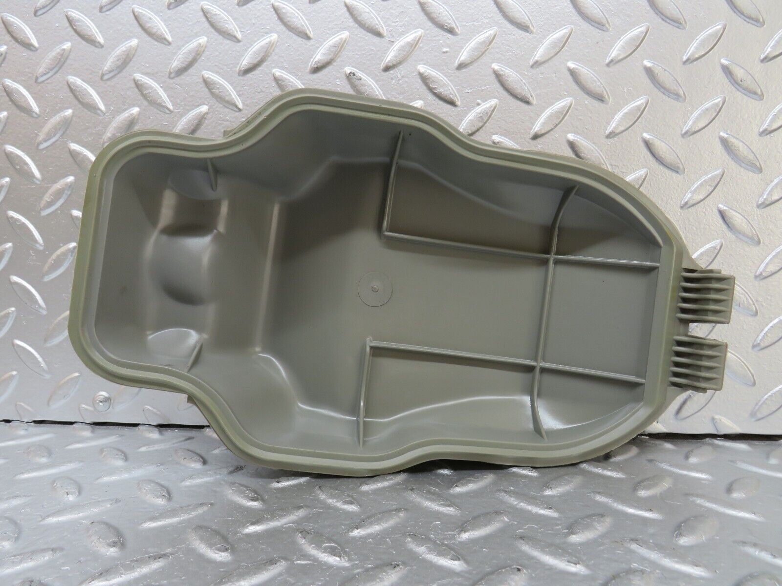 25601 Mercedes-Benz W123 200 Headlight Back Cover Right