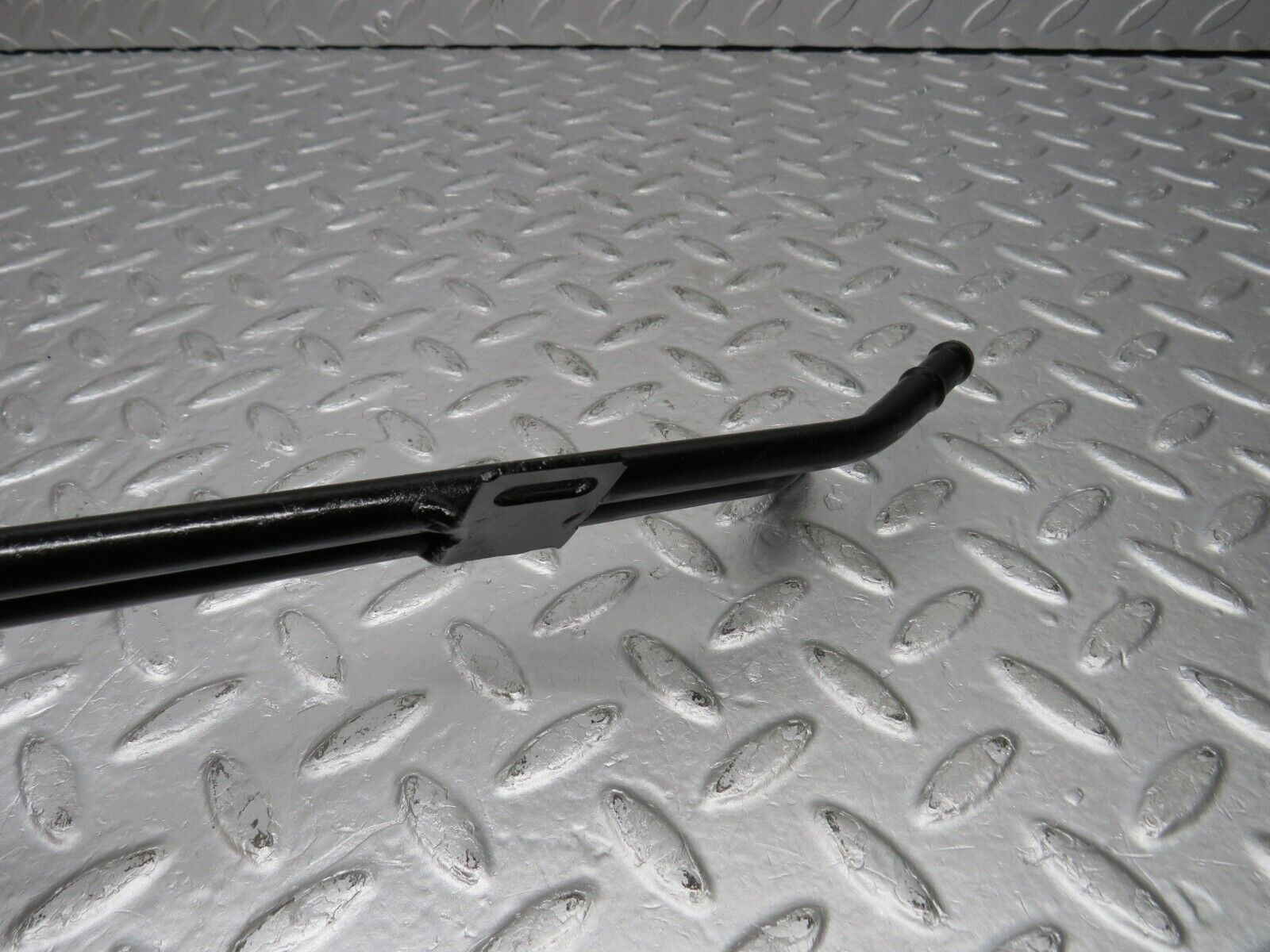 39006 Mercedes-Benz W201 190E 2.6L Oil Cooling Pipe Line