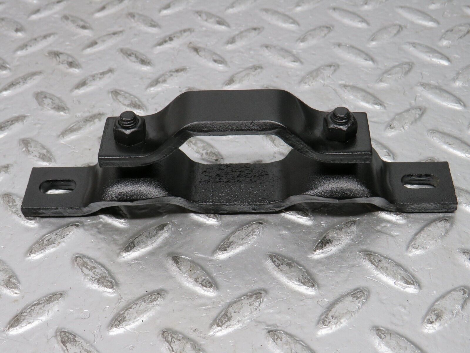 31994 Mercedes-Benz W123 230E Engine Mount Bracket Front