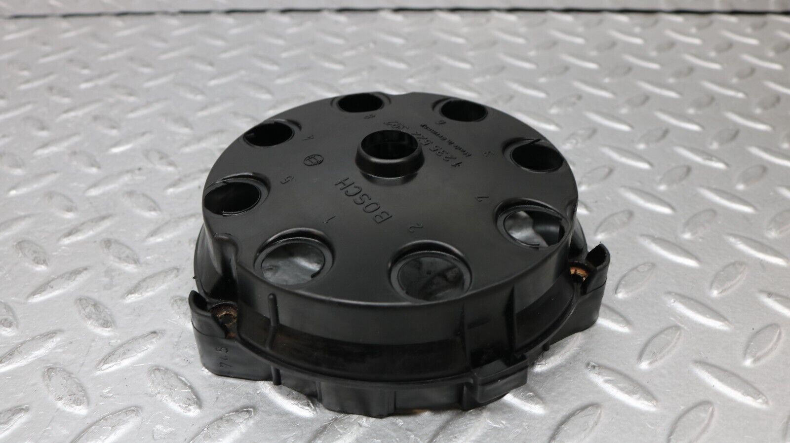 37252 Mercedes-Benz C126 420SEC Coupe Ignition Distributor Cap Cover 123552239