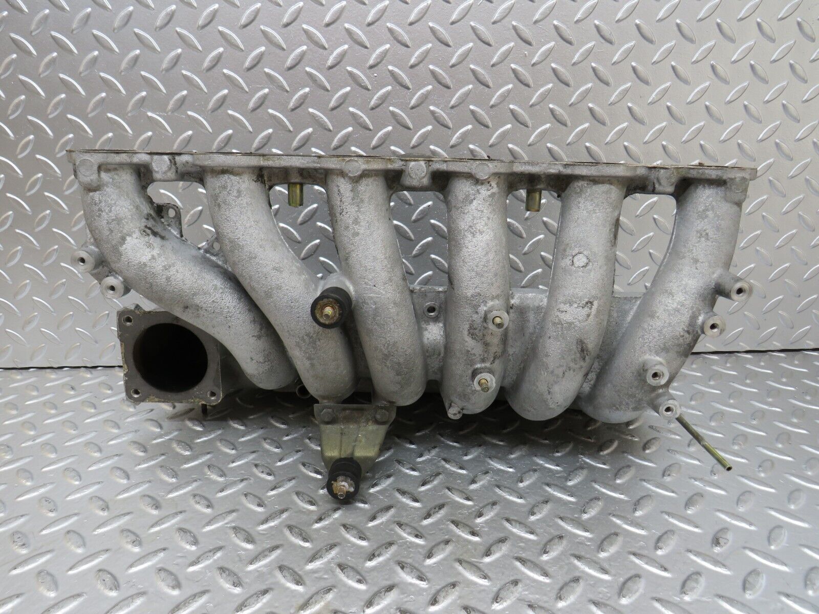 27370 Mercedes-Benz W123 280E Intake Manifold 1101413701