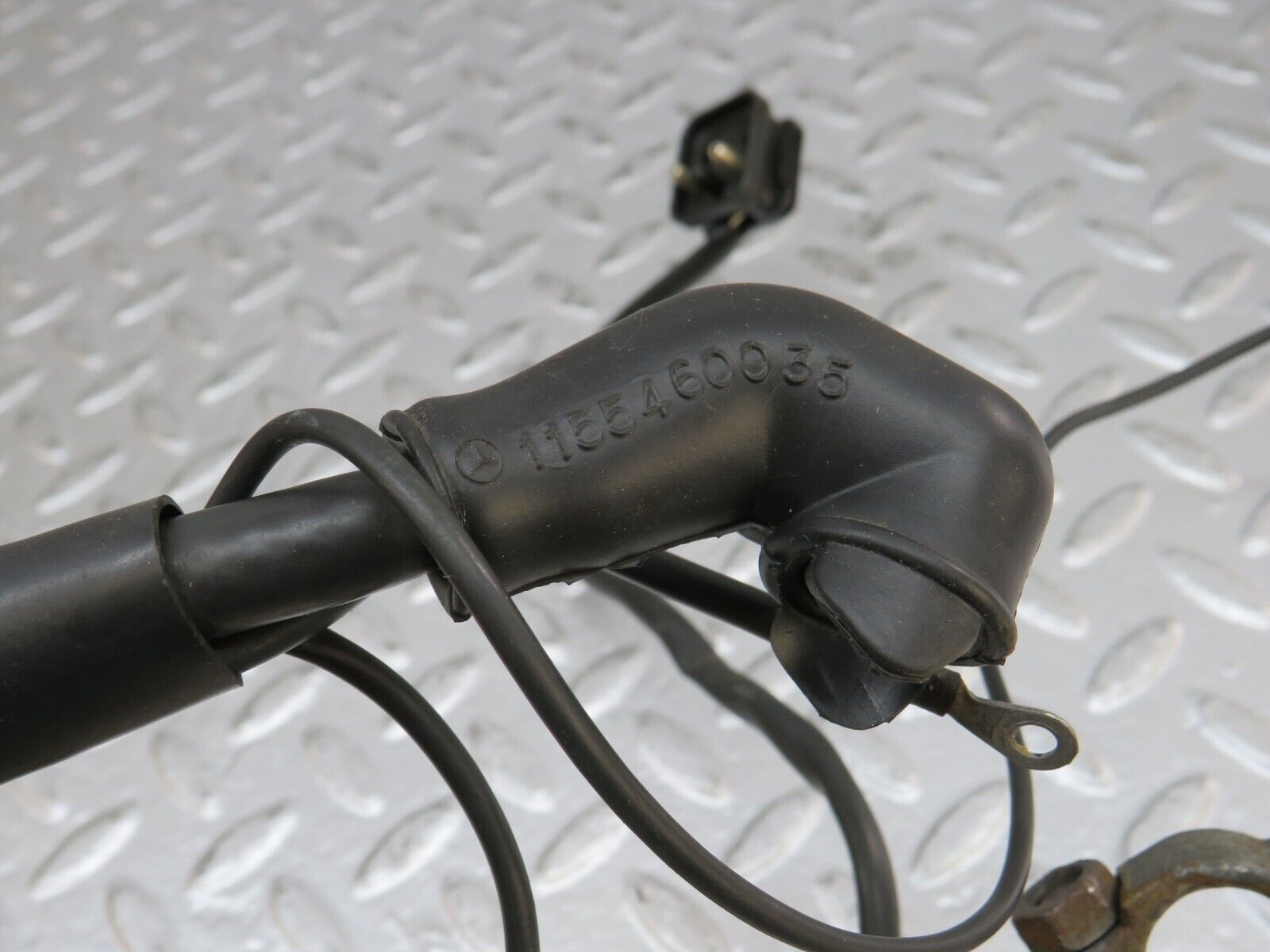 33880 Mercedes-Benz W201 190E 2.0L Battery Wire Cable 2015401030 1155460035