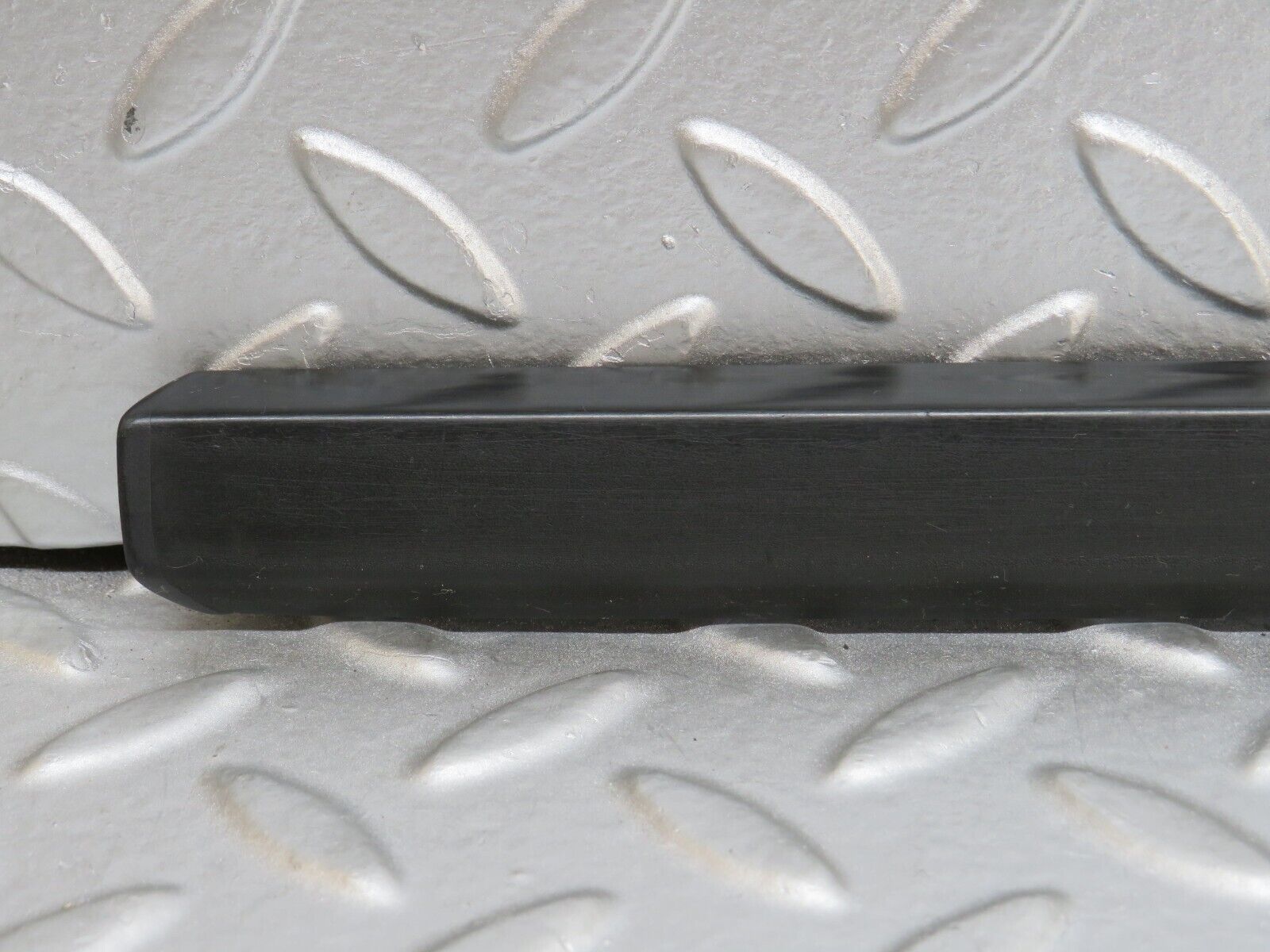 33845 Mercedes-Benz W201 190E 2.0L Front Left Door Centre Moulding Trim