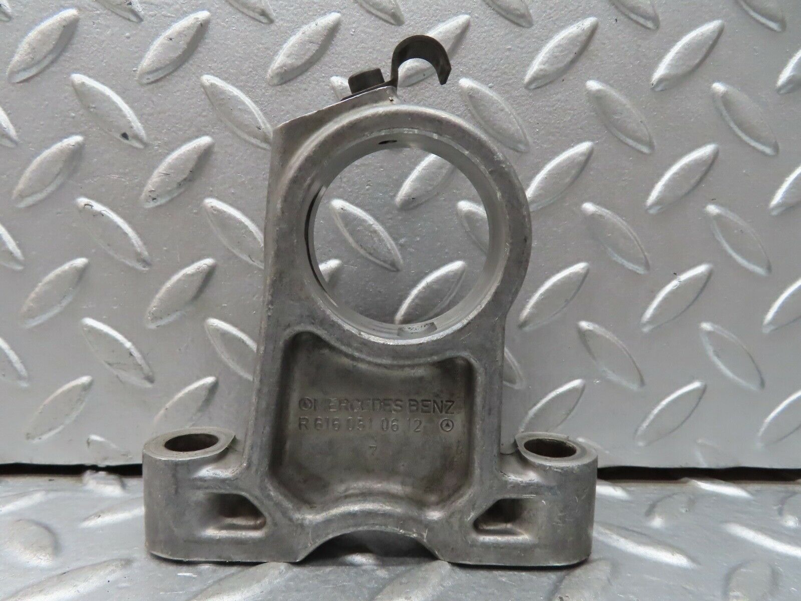 19246 Mercedes-Benz W123 300D Camshaft Tower Bearing 6160510612