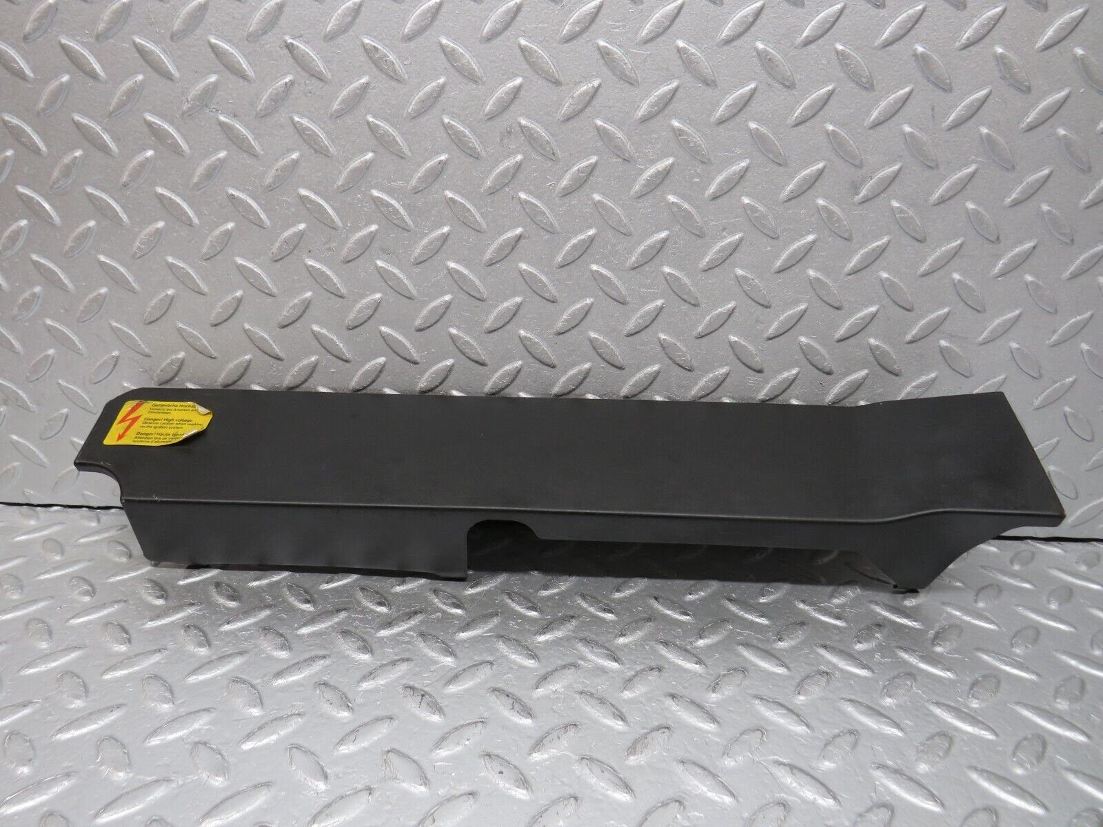 38096 Mercedes-Benz A124 320E Cabriolet Ignition Wire Cover 1041590325