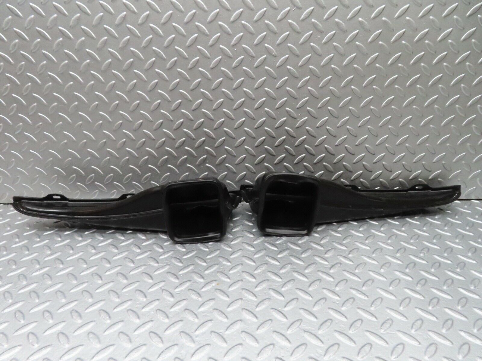 17926 Mercedes-Benz W123 200 Air Duct Vent Left And Right Side 1238300119