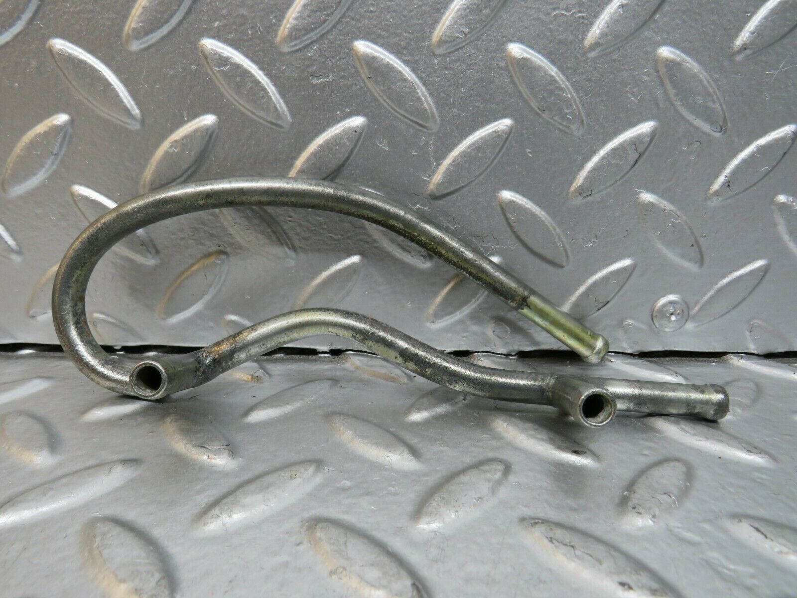 23616 Mercedes-Benz W114 280E Fuel Injector Pipe