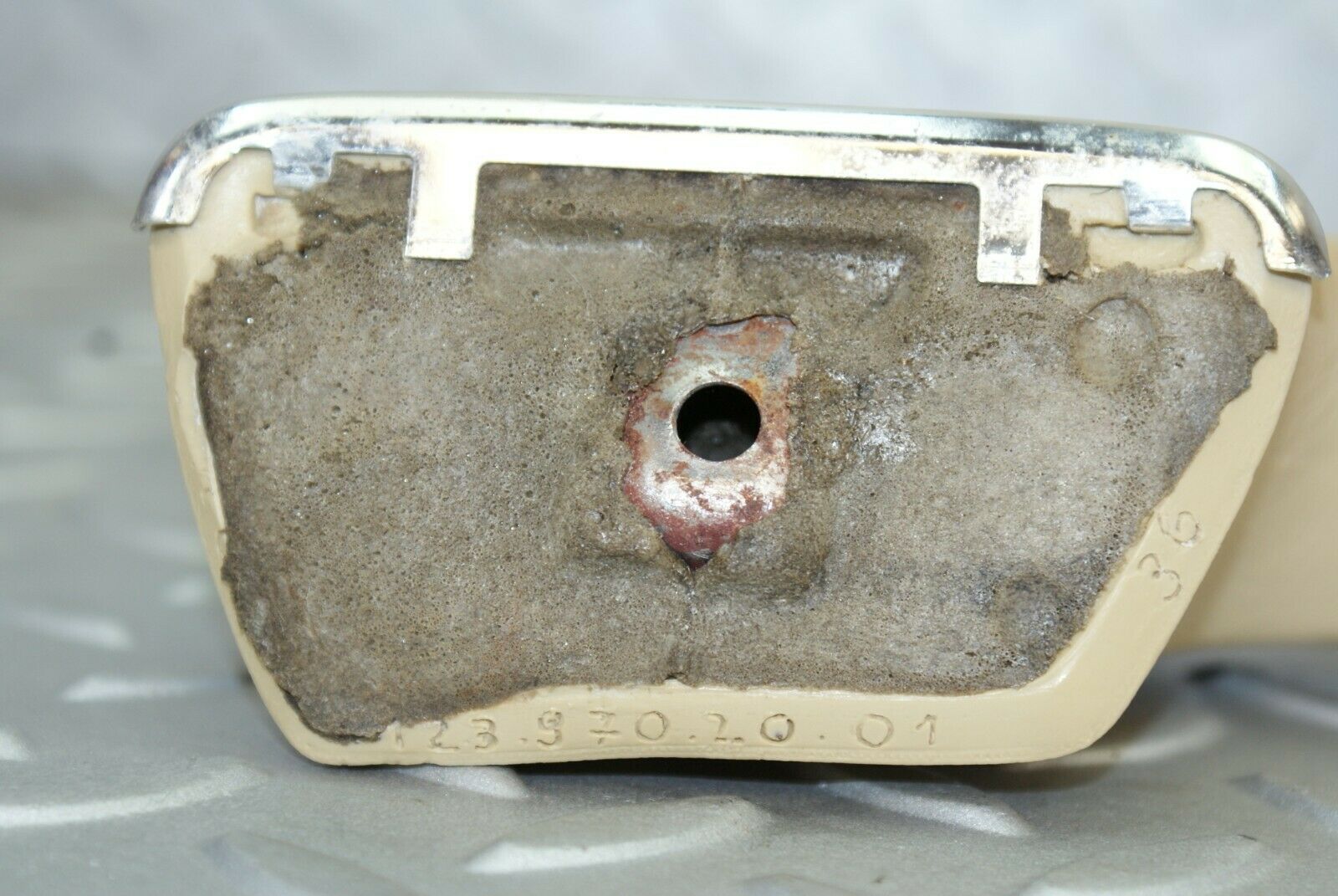 2741 Mercedes-Benz C123 280CE Coupe Inner Door Handle Front Right 1239702001