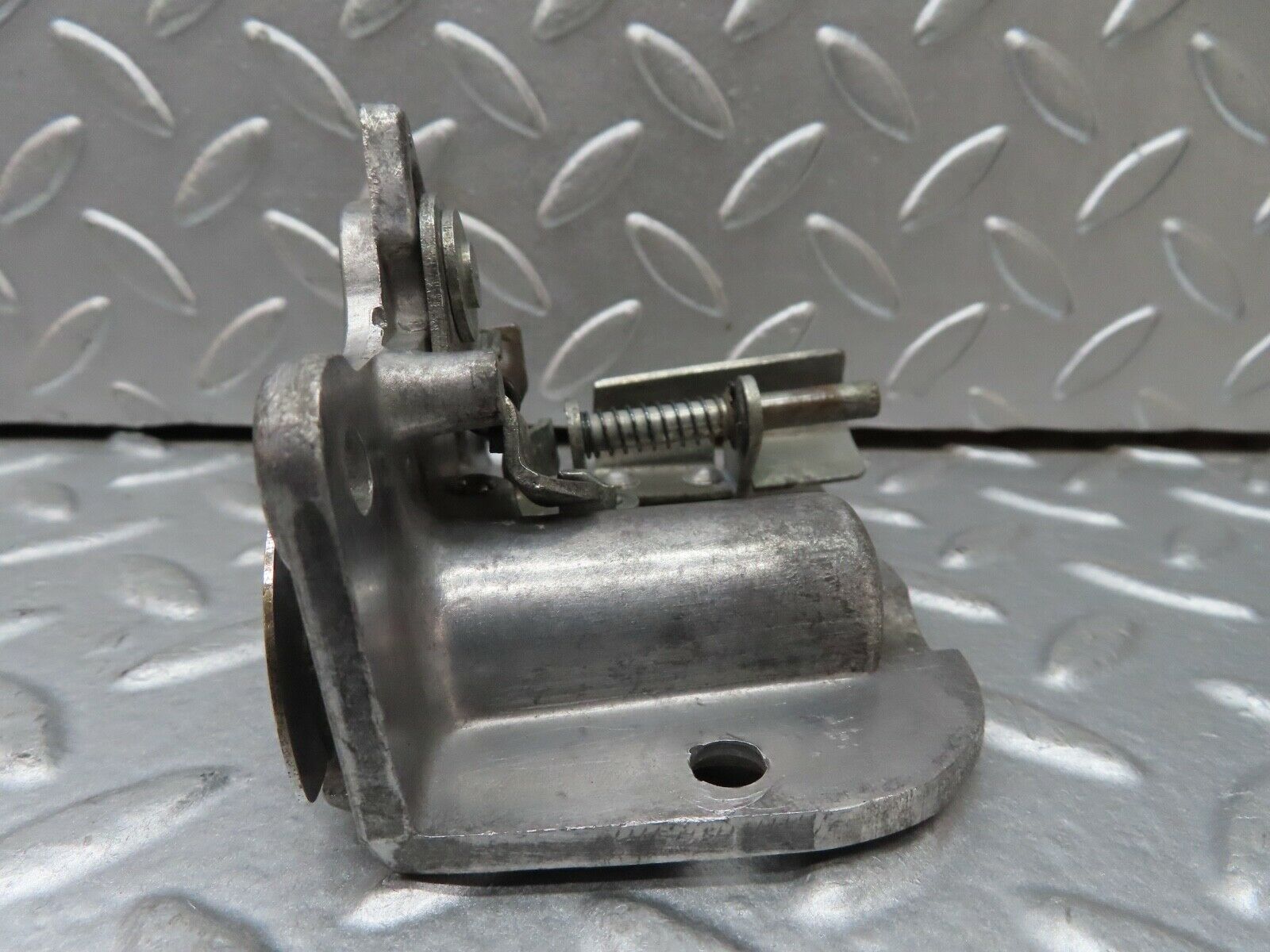 18626 Mercedes-Benz W120 W121 Ponton Right Door Lock Mechanism