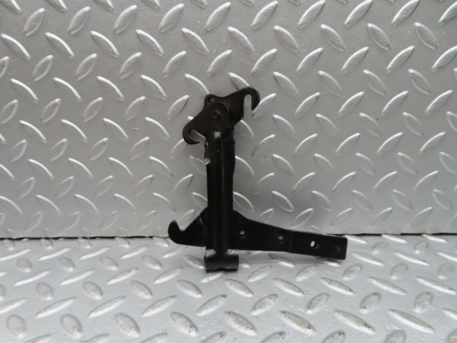 17061 Mercedes-Benz C123 280CE Coupe Handbrake Regulator