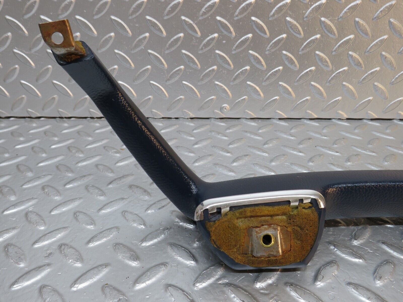 30990 Mercedes-Benz W123 200D Front Left Interior Door Handle 1239700901