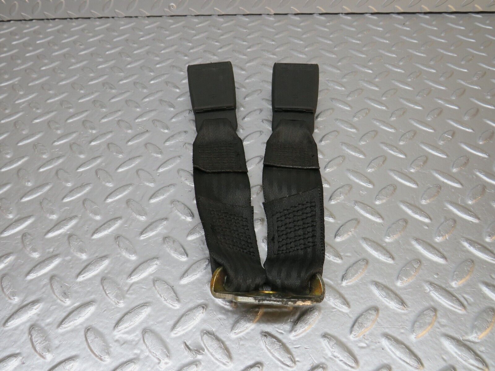 0601 Mercedes-Benz W123 230E Seat Belt Buckle Rear 1238607369