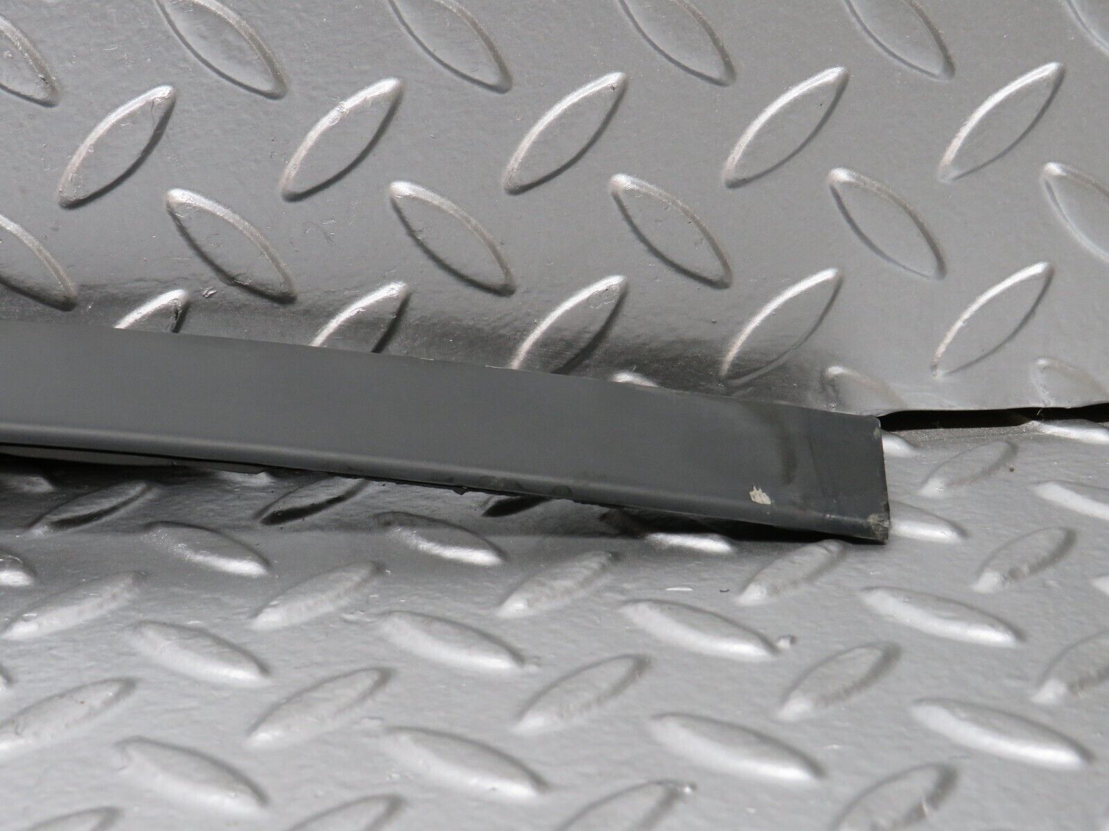 25164 Mercedes-Benz W201 190D Windscreen Lower Moulding Trim Left