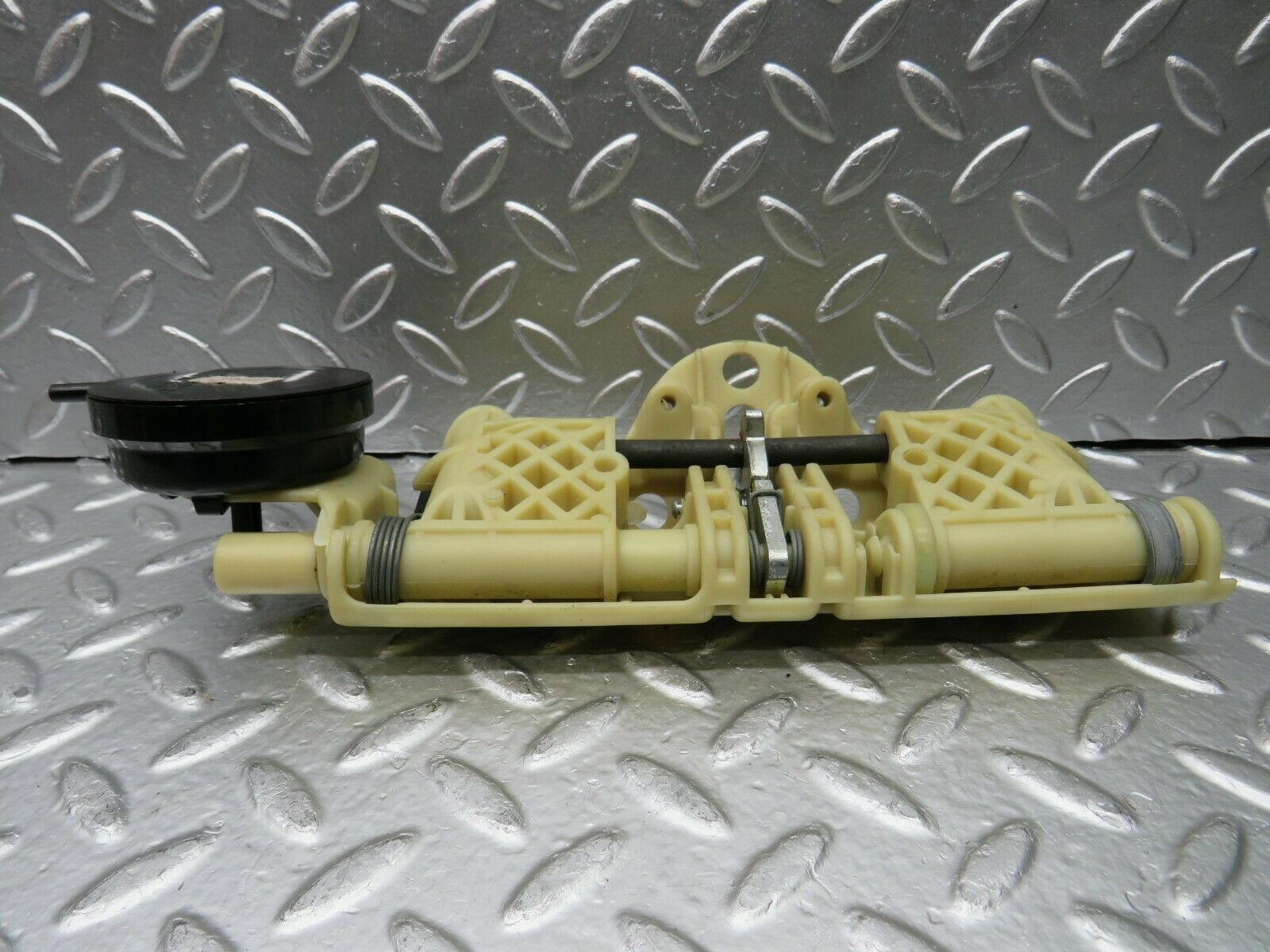 22512 Mercedes-Benz C124 E220 Coupe Rear Headrest Folding Mechanism