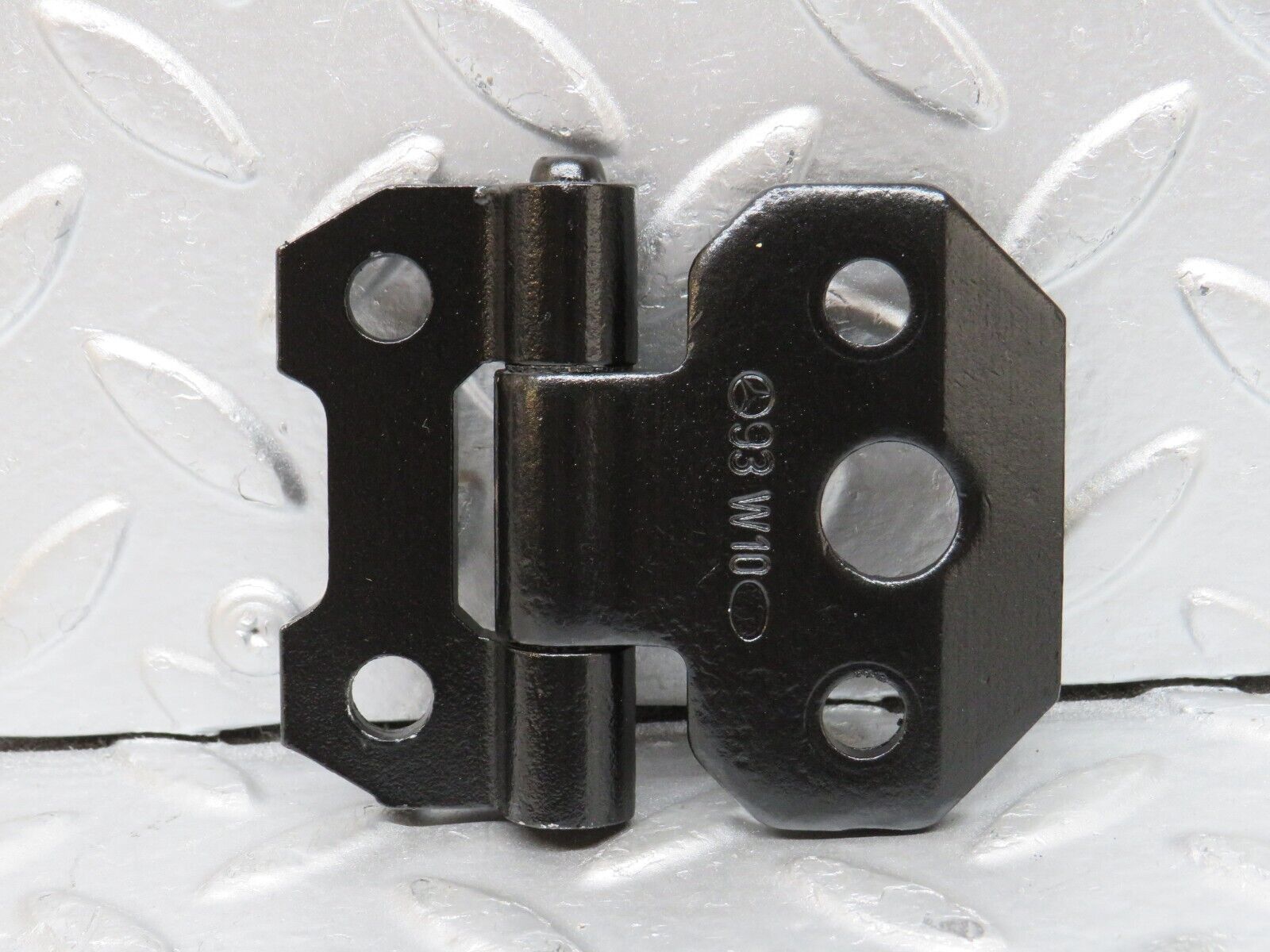 31784 Mercedes-Benz W201 190LE 1.8L Right Door Hinge Pair