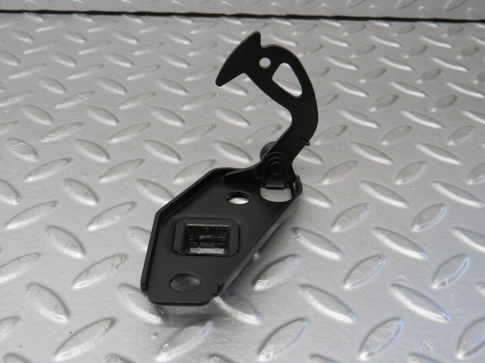 36801 Mercedes-Benz W201 190E 2.0L Bonnet Safety Latch 2018800560