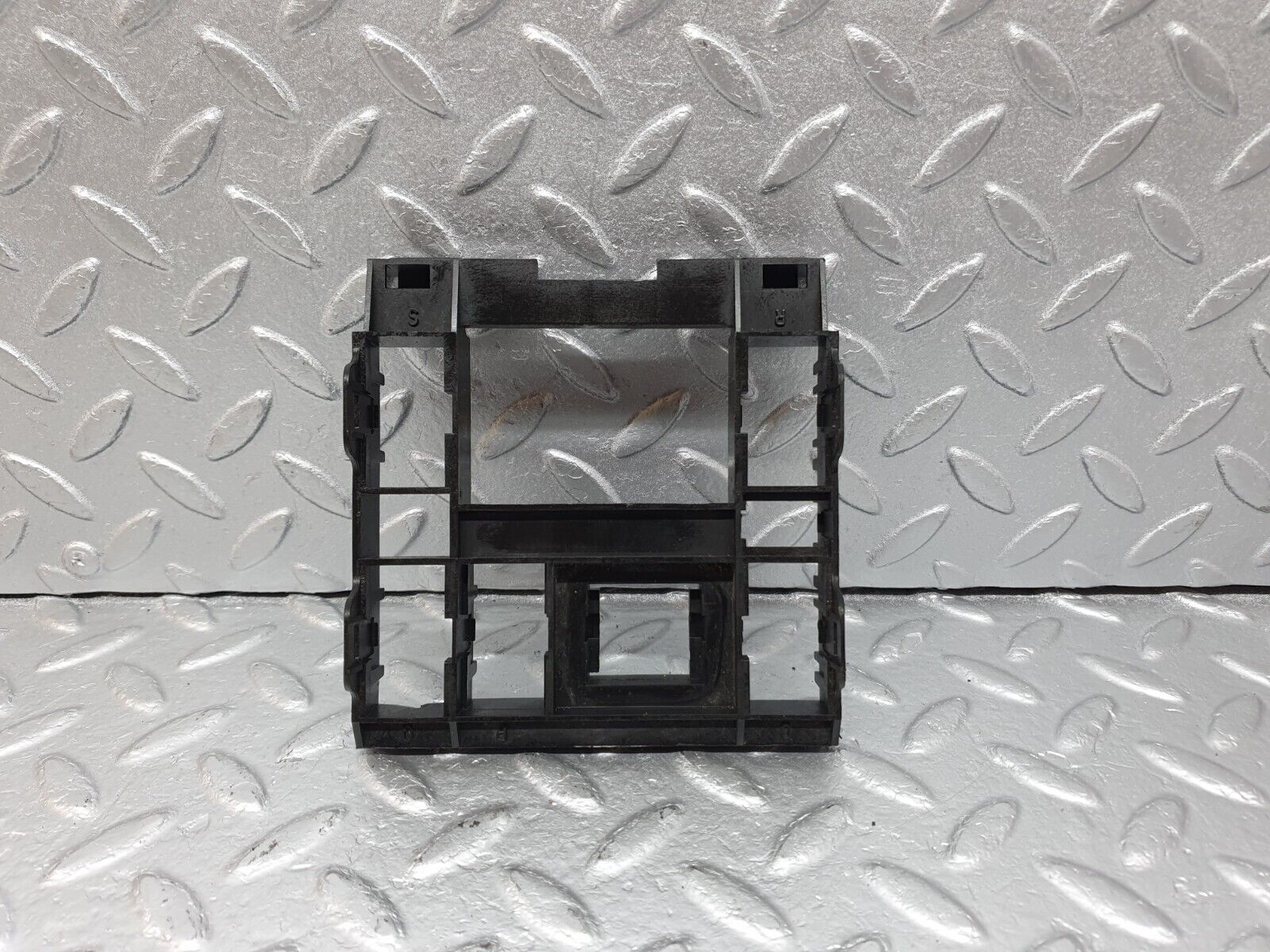 41520 Mercedes-Benz W124 200E Centre Console Switch Frame 1248210171