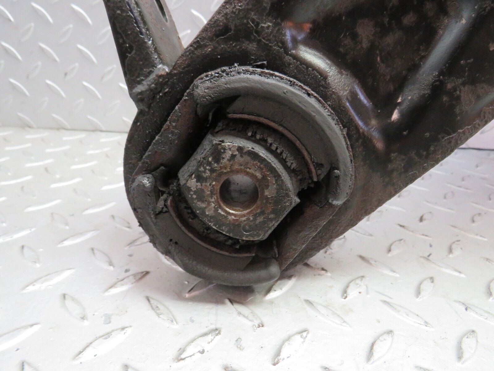 5524 Mercedes-Benz W114 280CE Coupe Rear Subframe Axle Carrier