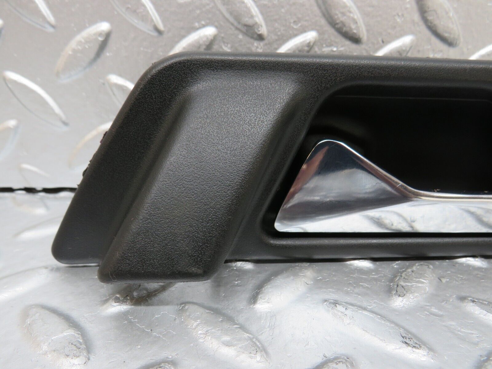 29348 Mercedes-Benz W124 230E Interior Door Handle Front Left 1247600161