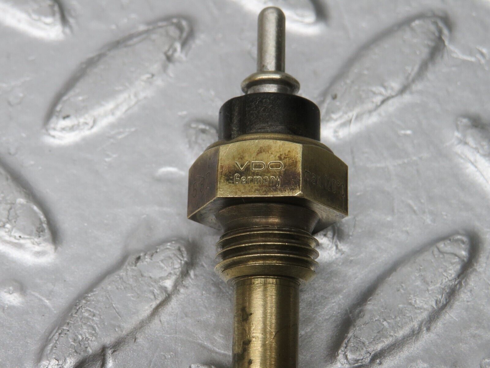 32676 Mercedes-Benz S124 300TE Wagon Coolant Temperature Sensor VDO 0055421017