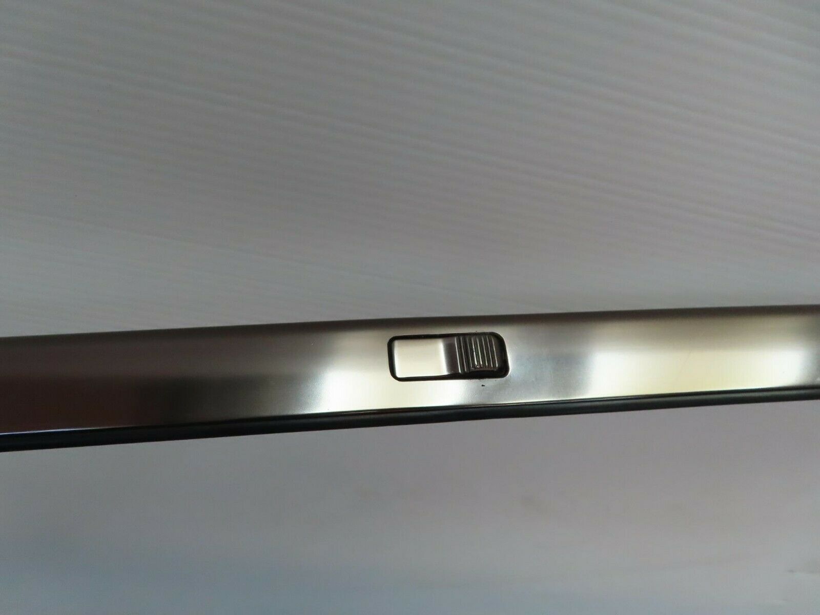 9540 Mercedes-Benz C124 300CE Coupe Roof Chrome Right Side