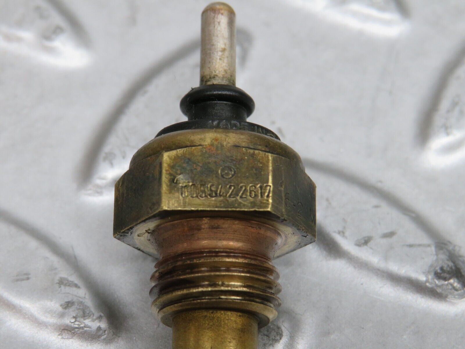 29174 Mercedes-Benz C124 320CE Coolant Temperature Sensor 0055422617