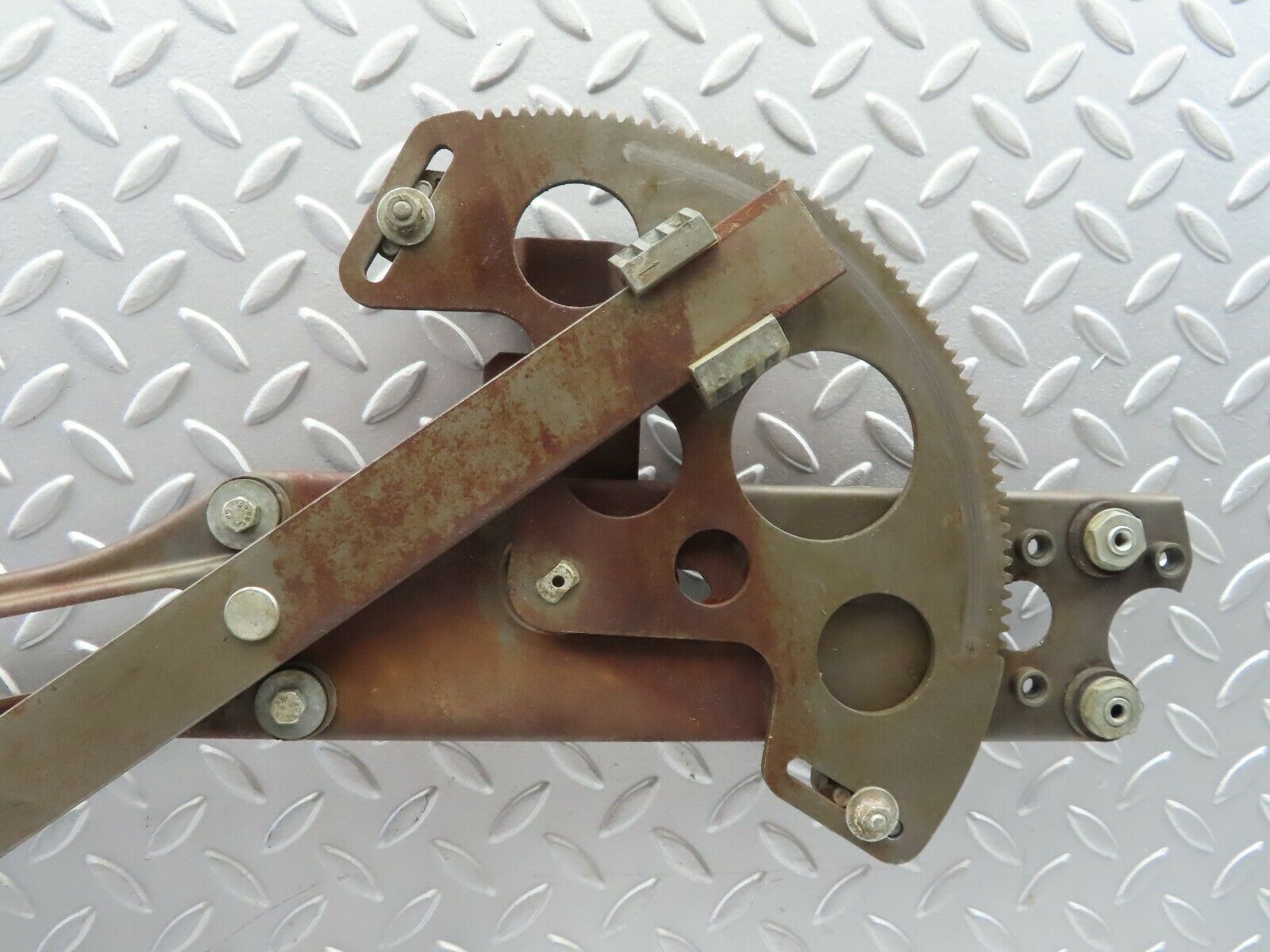 7168 Mercedes-Benz C107 350SLC Coupe Front Left Power Window Regulator