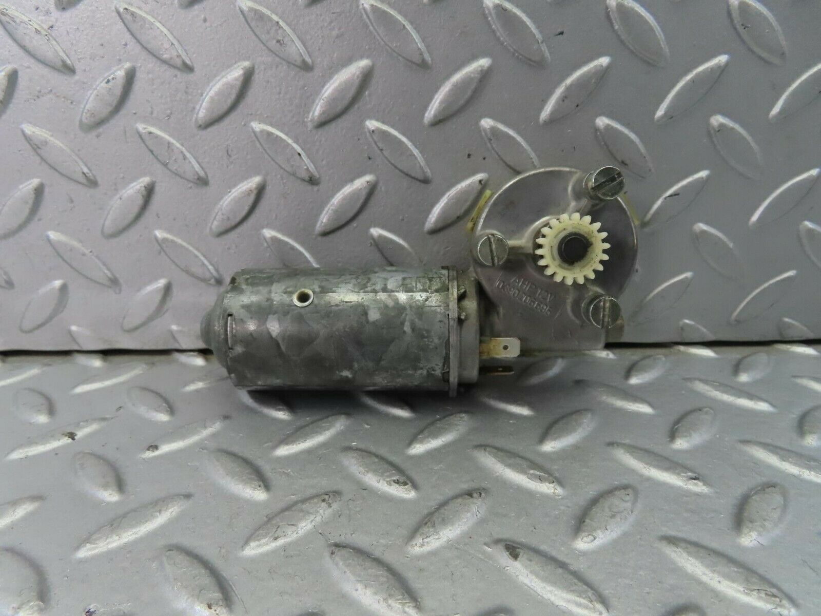 9246 Mercedes-Benz C124 300CE Coupe Seat Belt Presenter Motor Left 0390206695