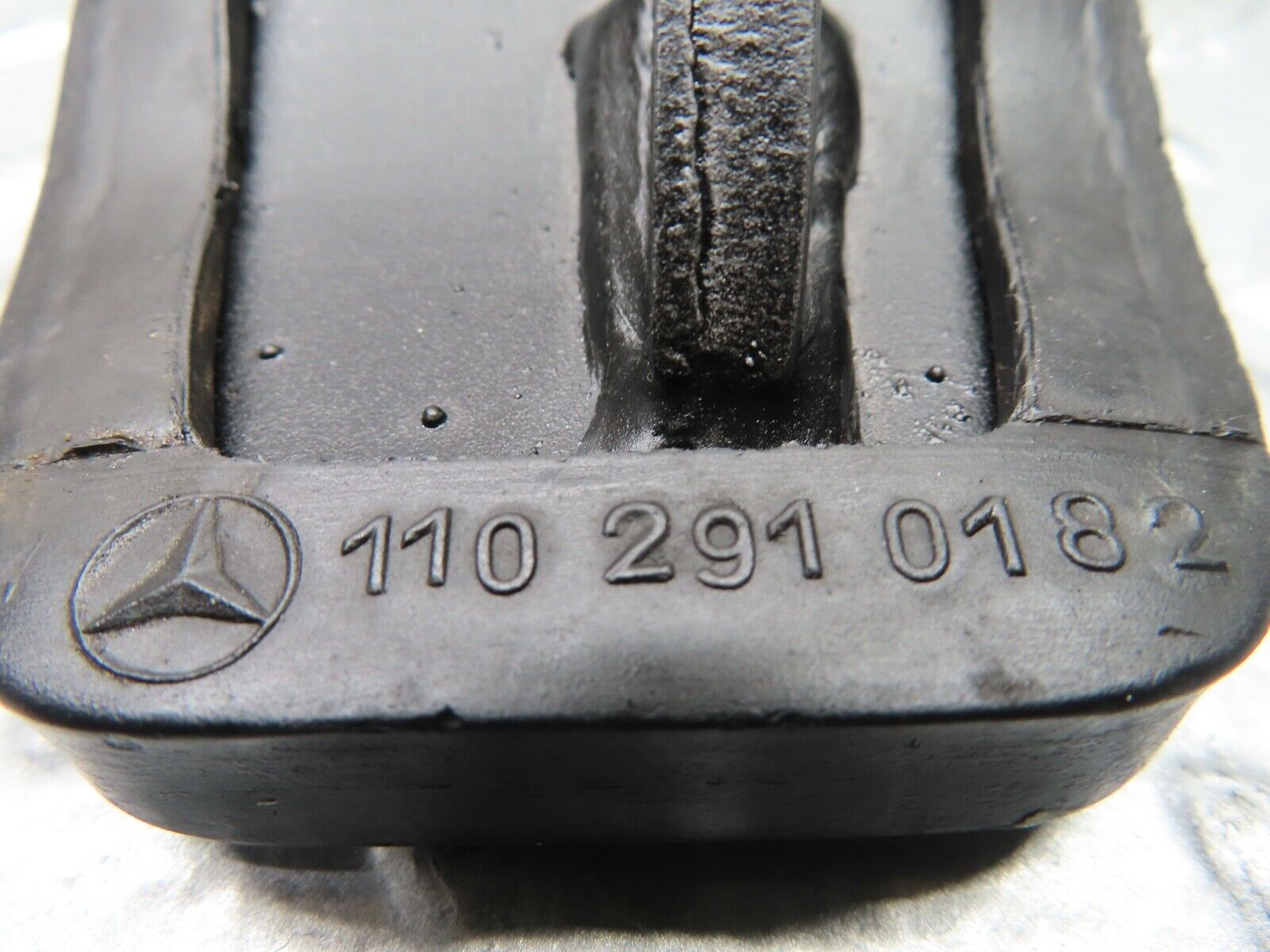 20871 Mercedes-Benz W114 250CE Coupe Brake Pedal With Rubber 1102910182