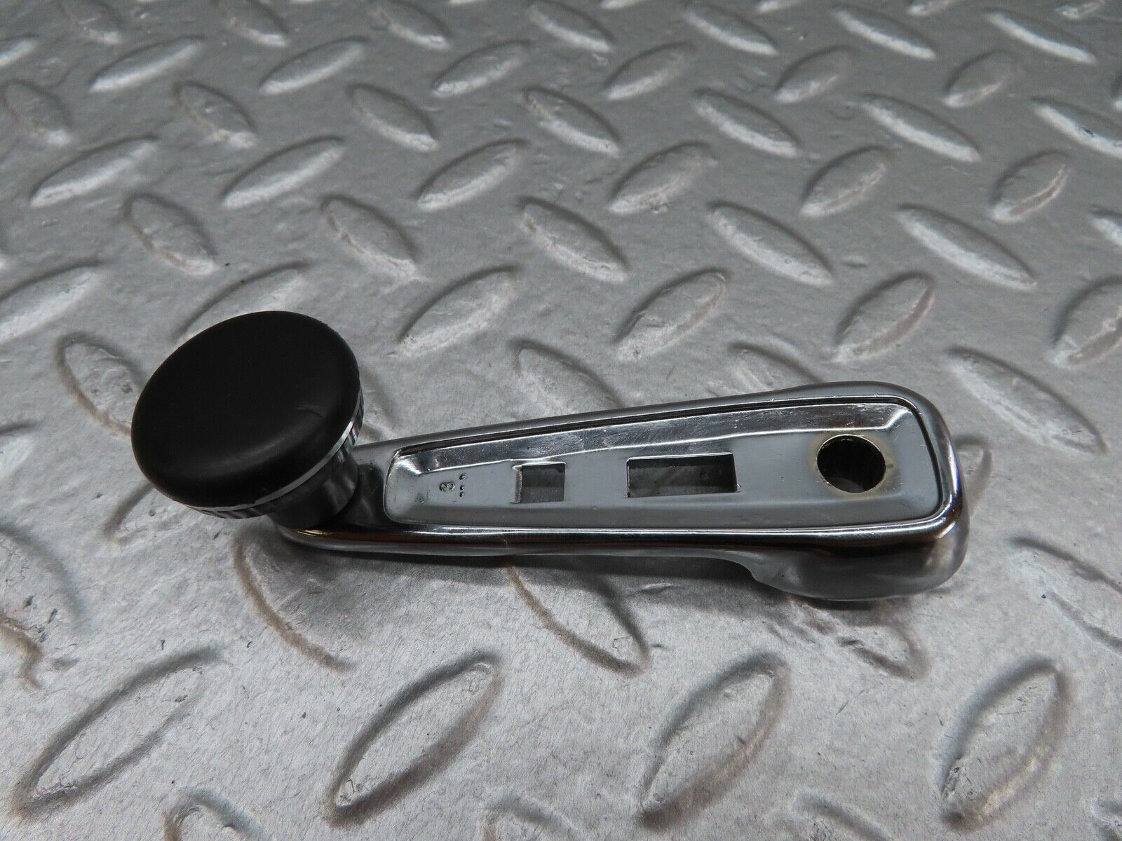 17957 Mercedes-Benz W123 200 Window Lifter Crank Handle