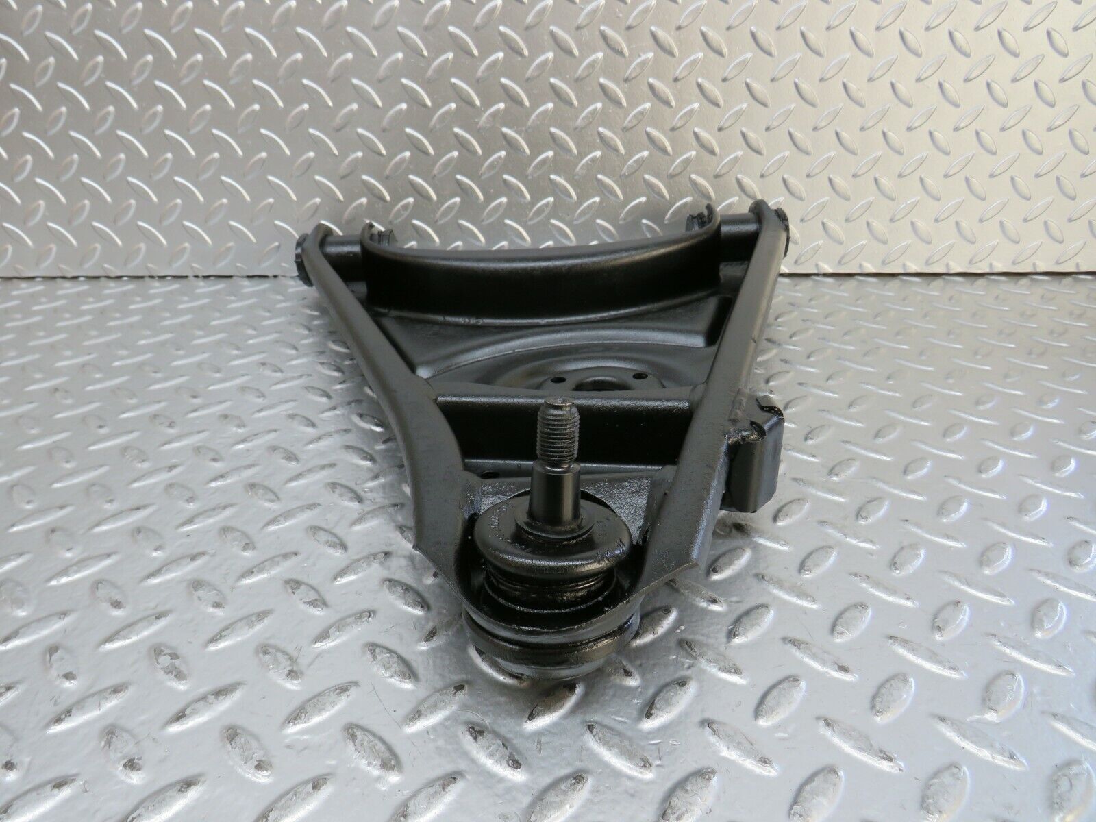 23843 Mercedes-Benz C107 450SLC Coupe Front Left Lower Control Arm