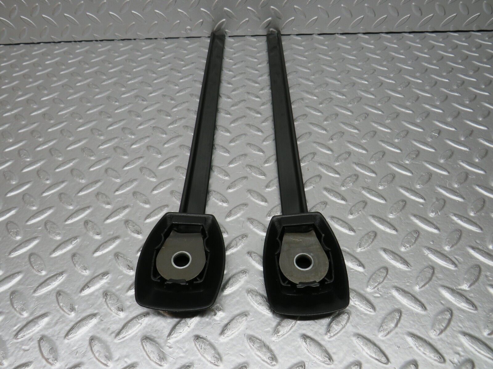 31692 Mercedes-Benz W201 190LE 1.8L Seat Belt Runner Covers 1249193520 2019190920