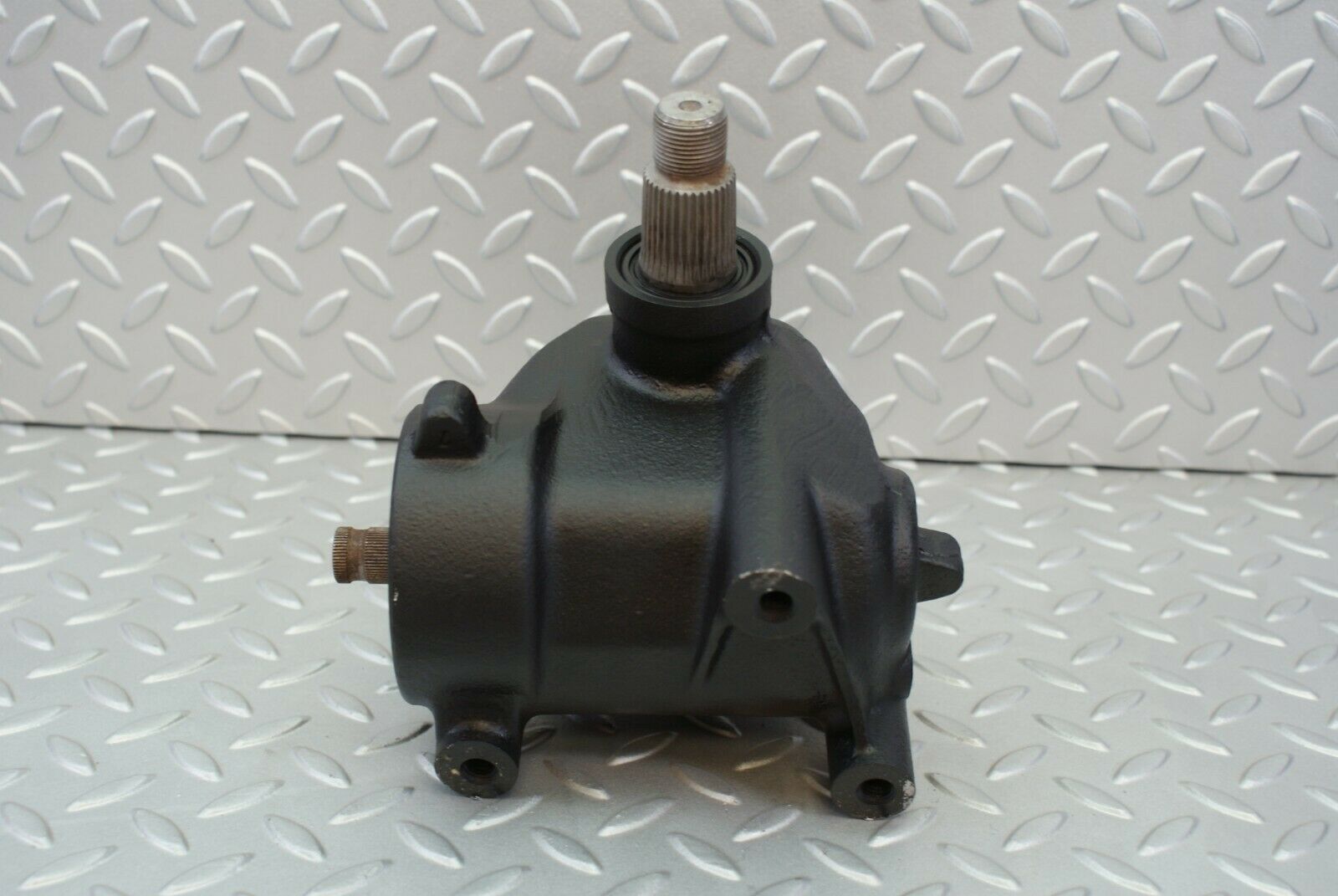 3069 Mercedes-Benz W115 220D Steering Box Steering Rack LHD 1154610701