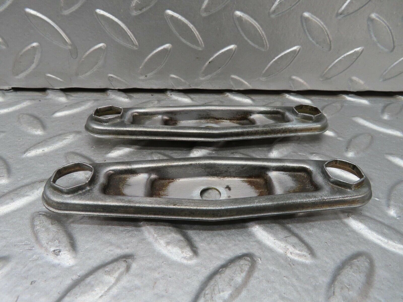 15329 Mercedes-Benz W123 230E Fuel Injector Bracket