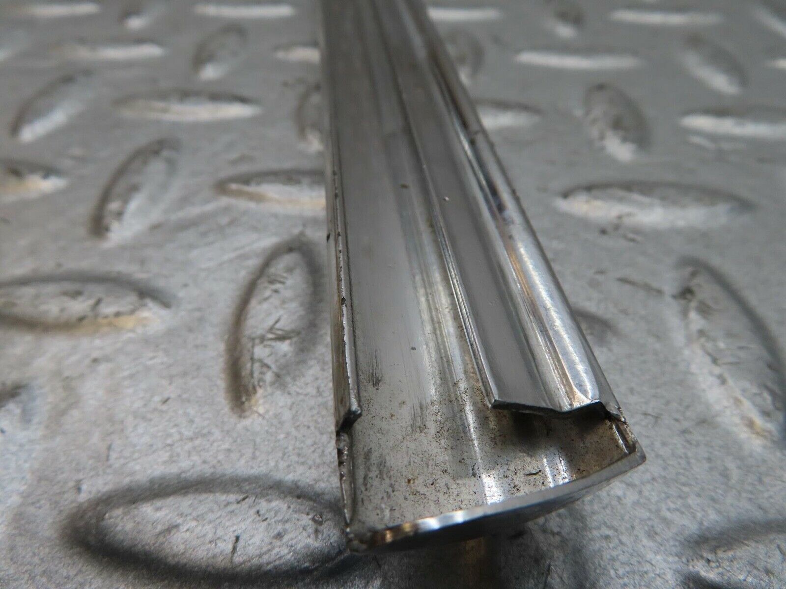 13692 Mercedes-Benz W123 200 Rear Right Door Chrome Moulding Trim