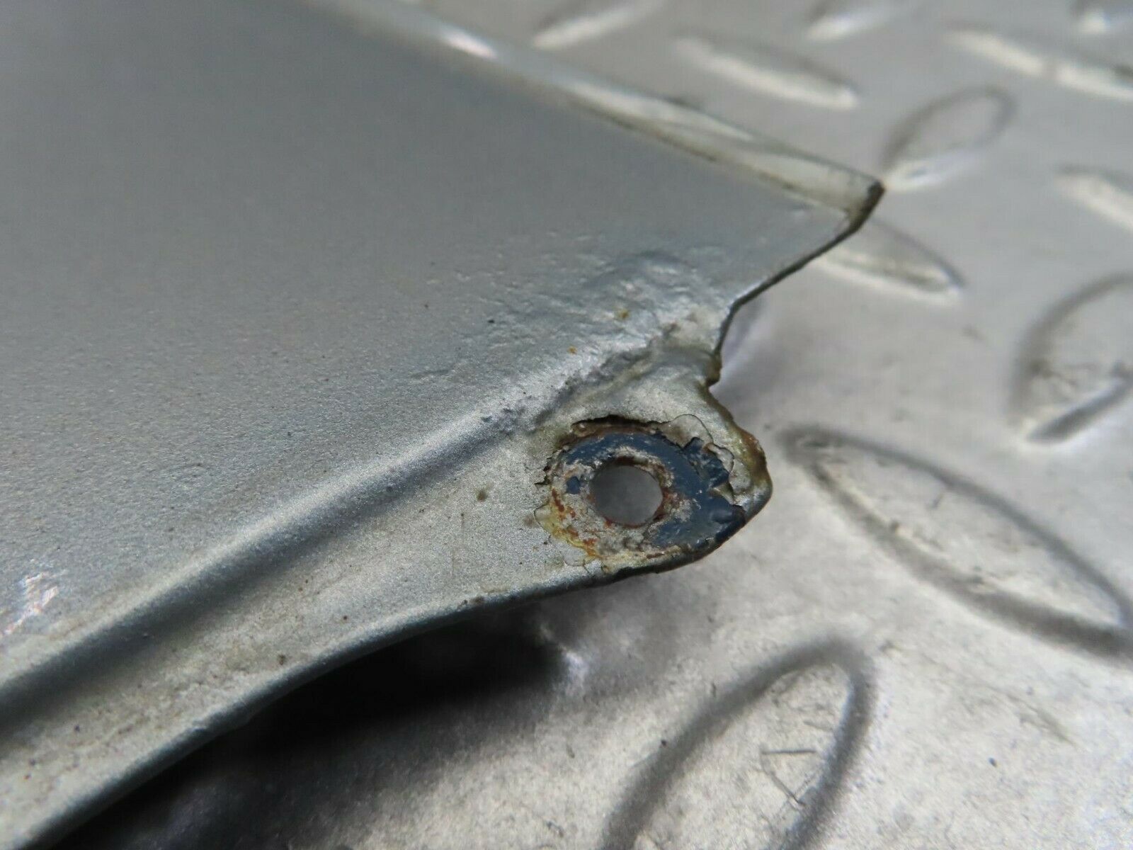 9777 Mercedes-Benz C123 280CE Coupe Wiper Motor Assembly Cover Access Panel