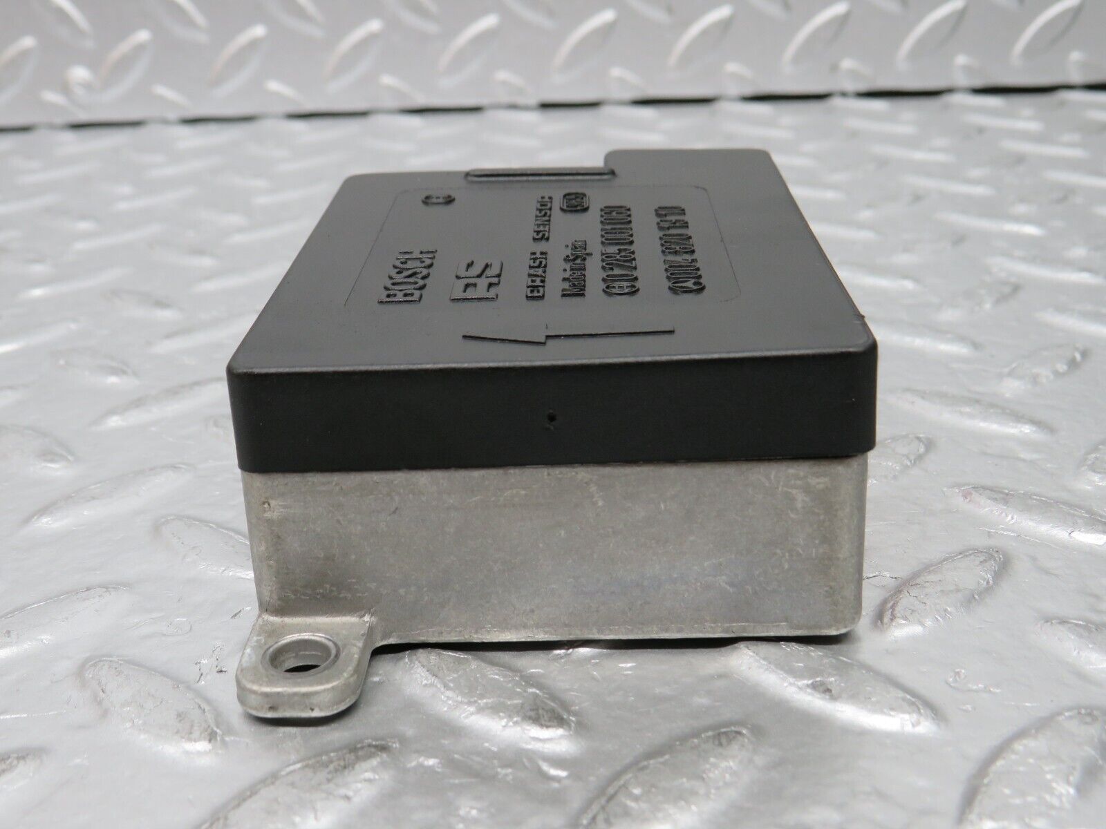 30411 Mercedes-Benz W124 230E Crash Sensor 0048201910 0285001060