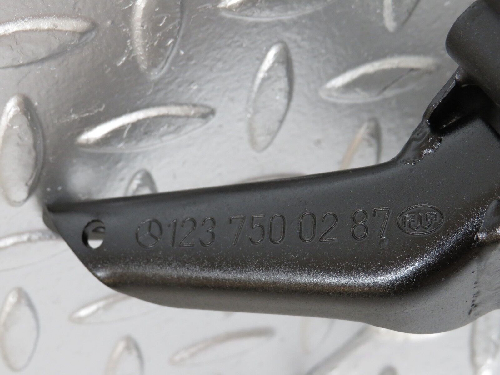 26851 Mercedes-Benz W123 240D Trunk Lid Hinge Pair 1237500187 1237500287