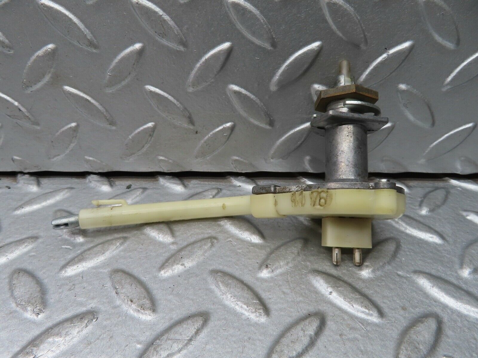 19209 Mercedes-Benz W123 300D Heater Regulator 1238300485