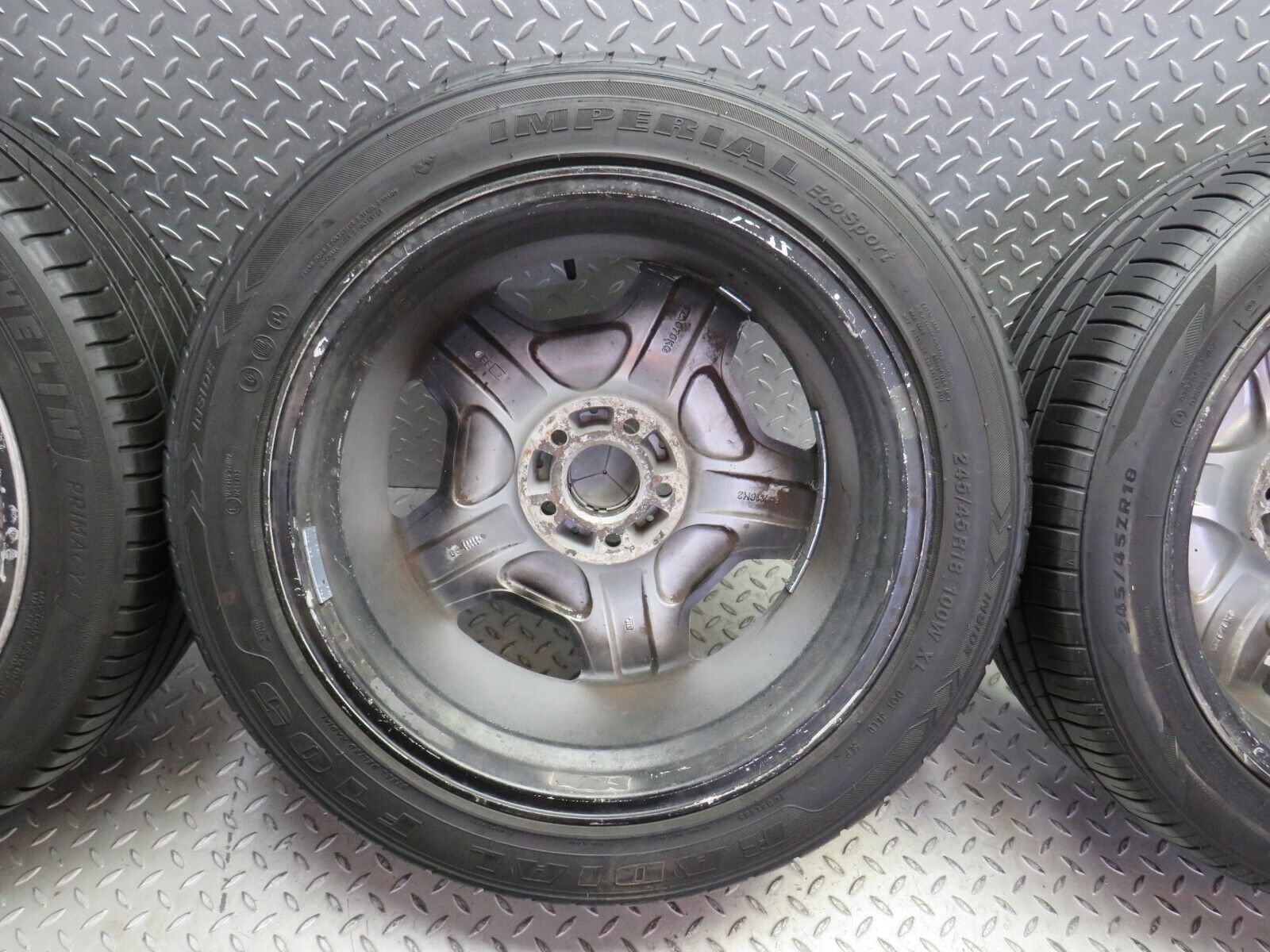 38022 Mercedes-Benz C126 Alloy Wheel Set 8Jx18 H2 ET37