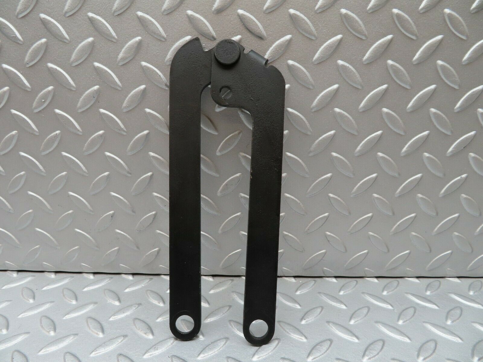 3622 Mercedes-Benz W115 220D Left Bonnet Hinge