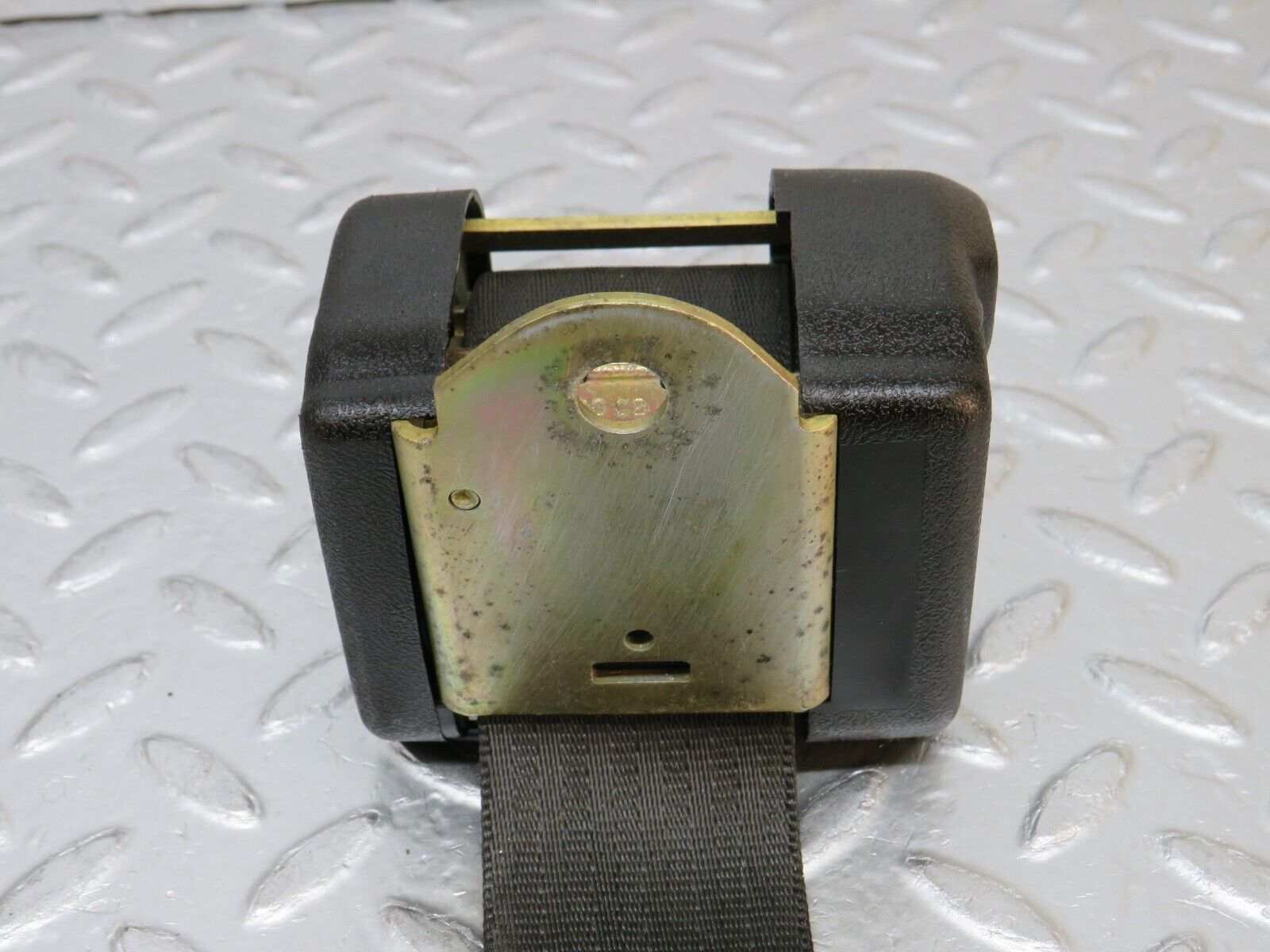 0599 Mercedes-BenzW123 230E Rear Left Seat Belt 1268608985