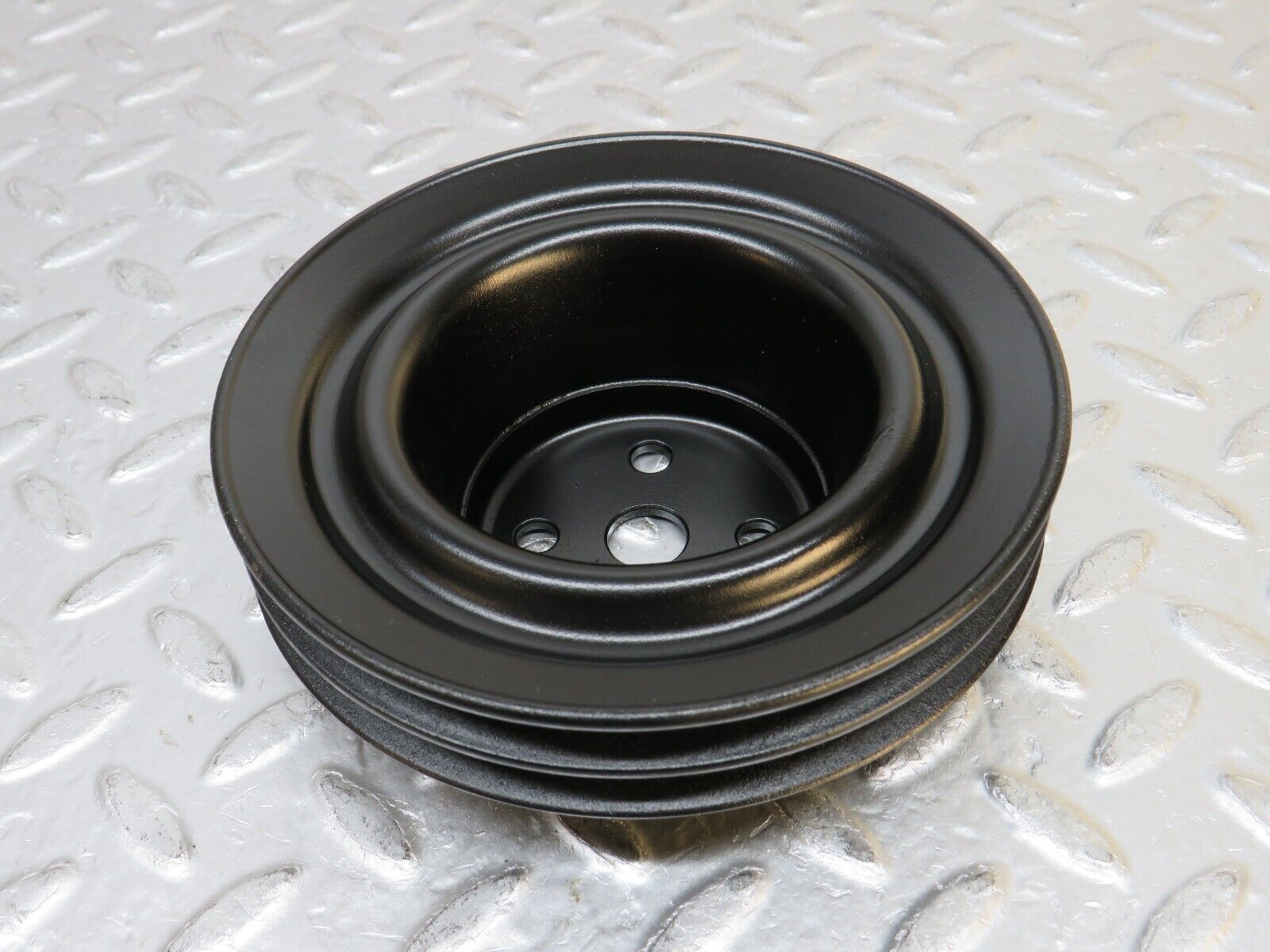 0810 Mercedes-Benz C107 350SLC Coupe Water Pump Pulley