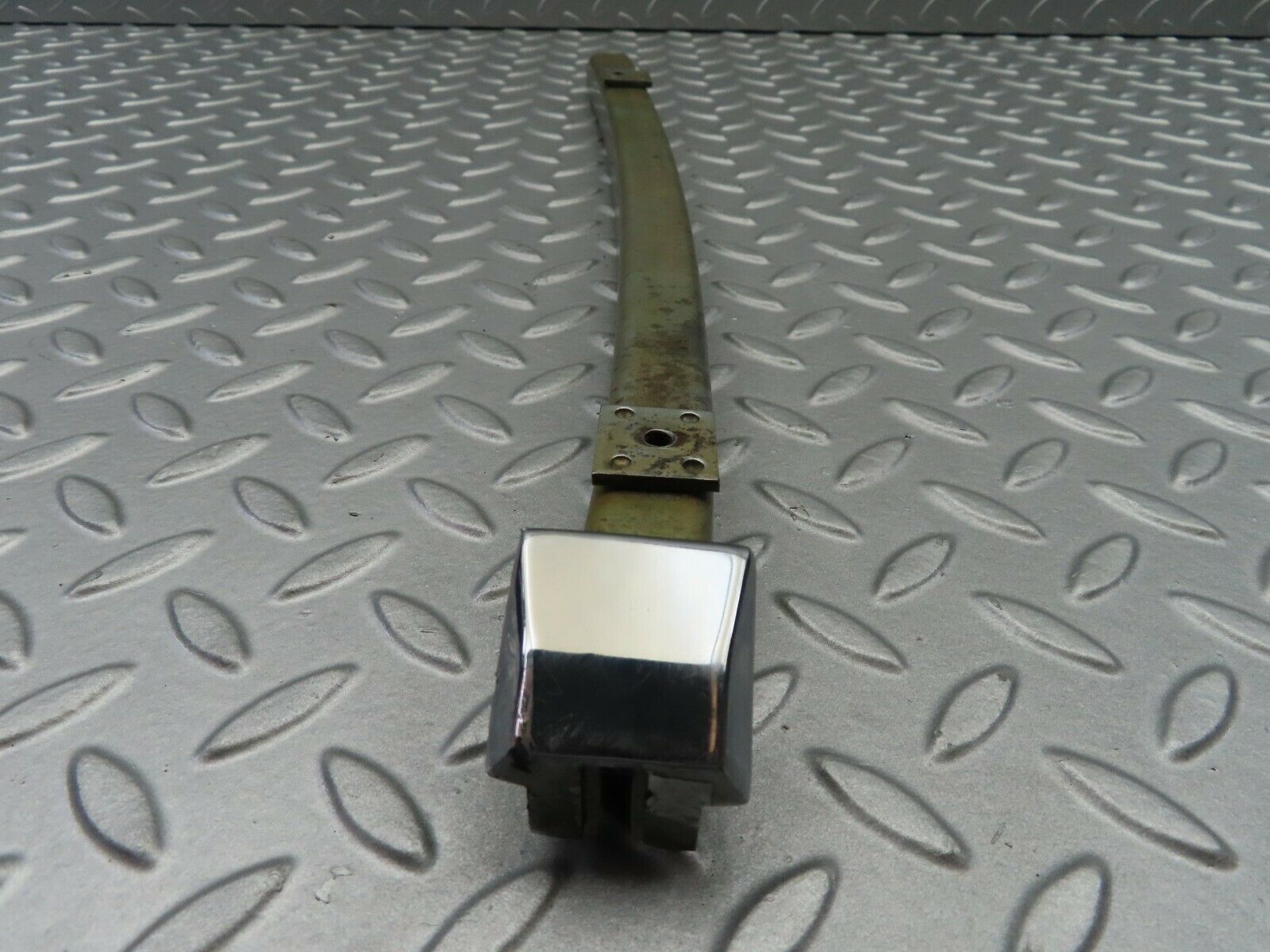 6838 Mercedes-Benz C107 350SLC Coupe Front Left Window Channel